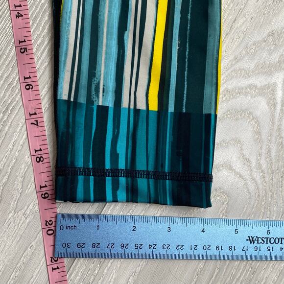 Spyder Blue Green & Yellow Freeze Stripe Print Slash Capri Leggings Size Small - Picture 5 of 11